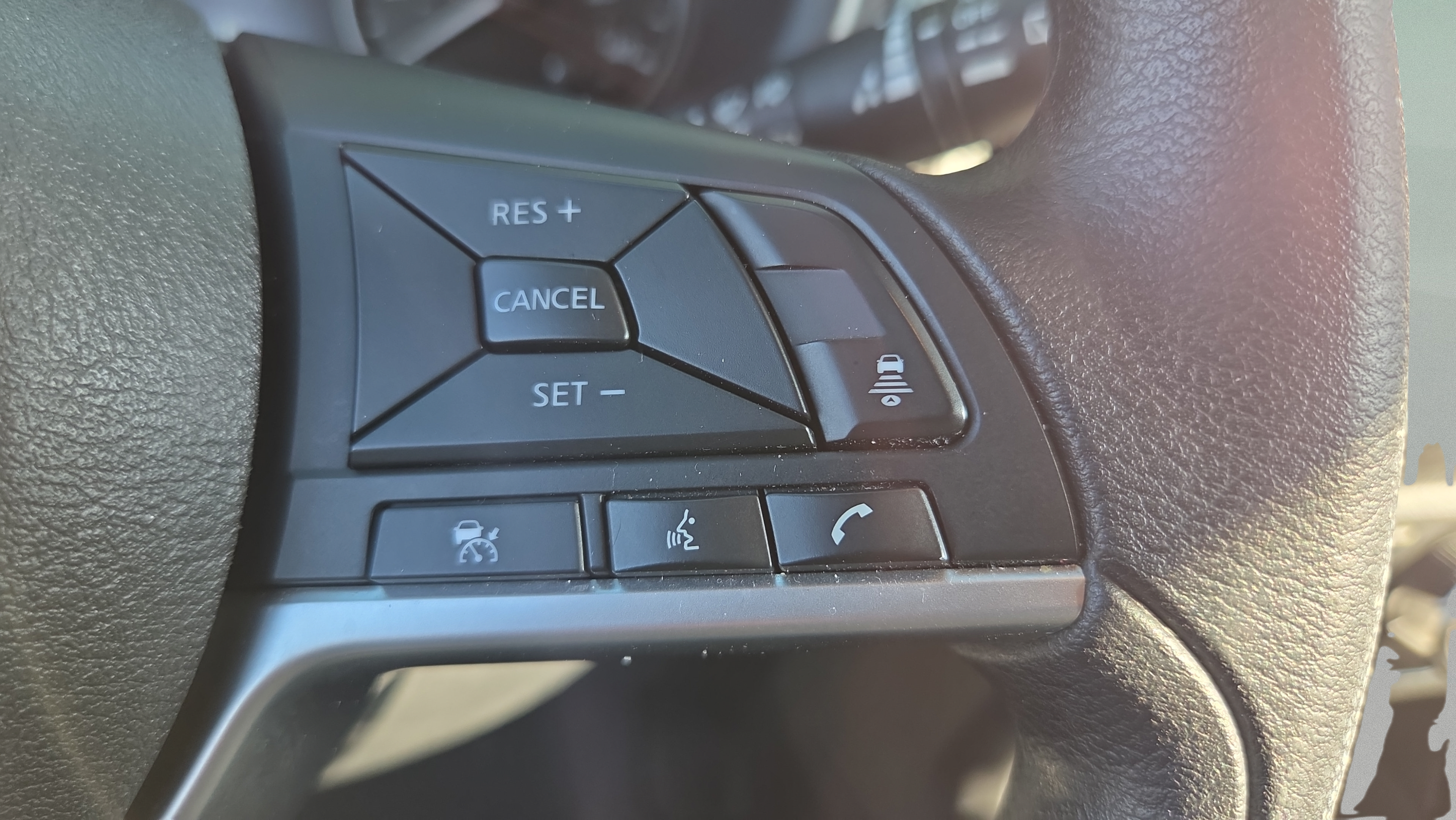 Used 2023 Nissan Kicks SV FWD image 25