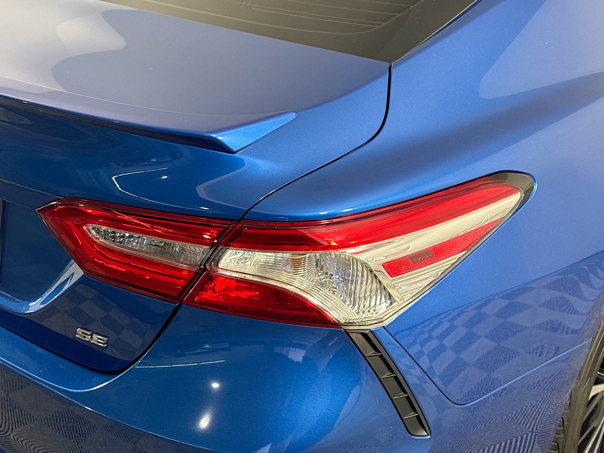 Used 2020 Toyota Camry SE w/ Carpet Mat Package image 33