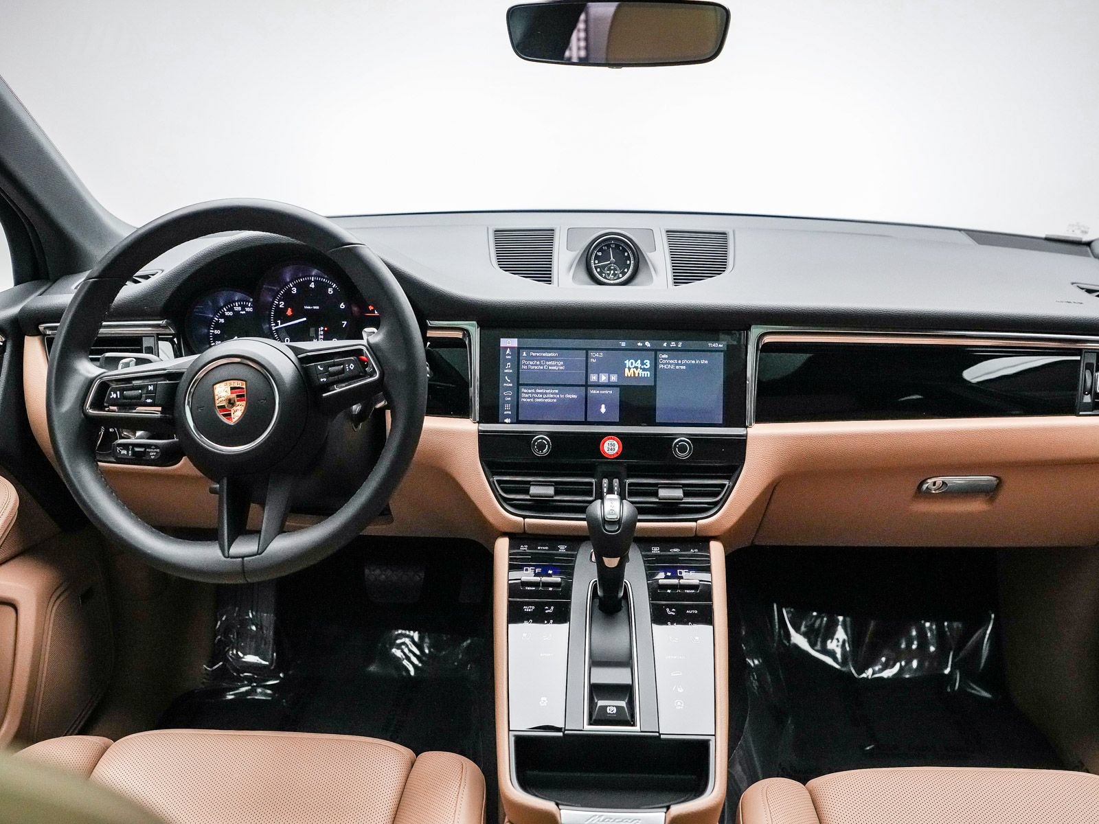 Certified 2026 Porsche Macan AWD/4WD image 13