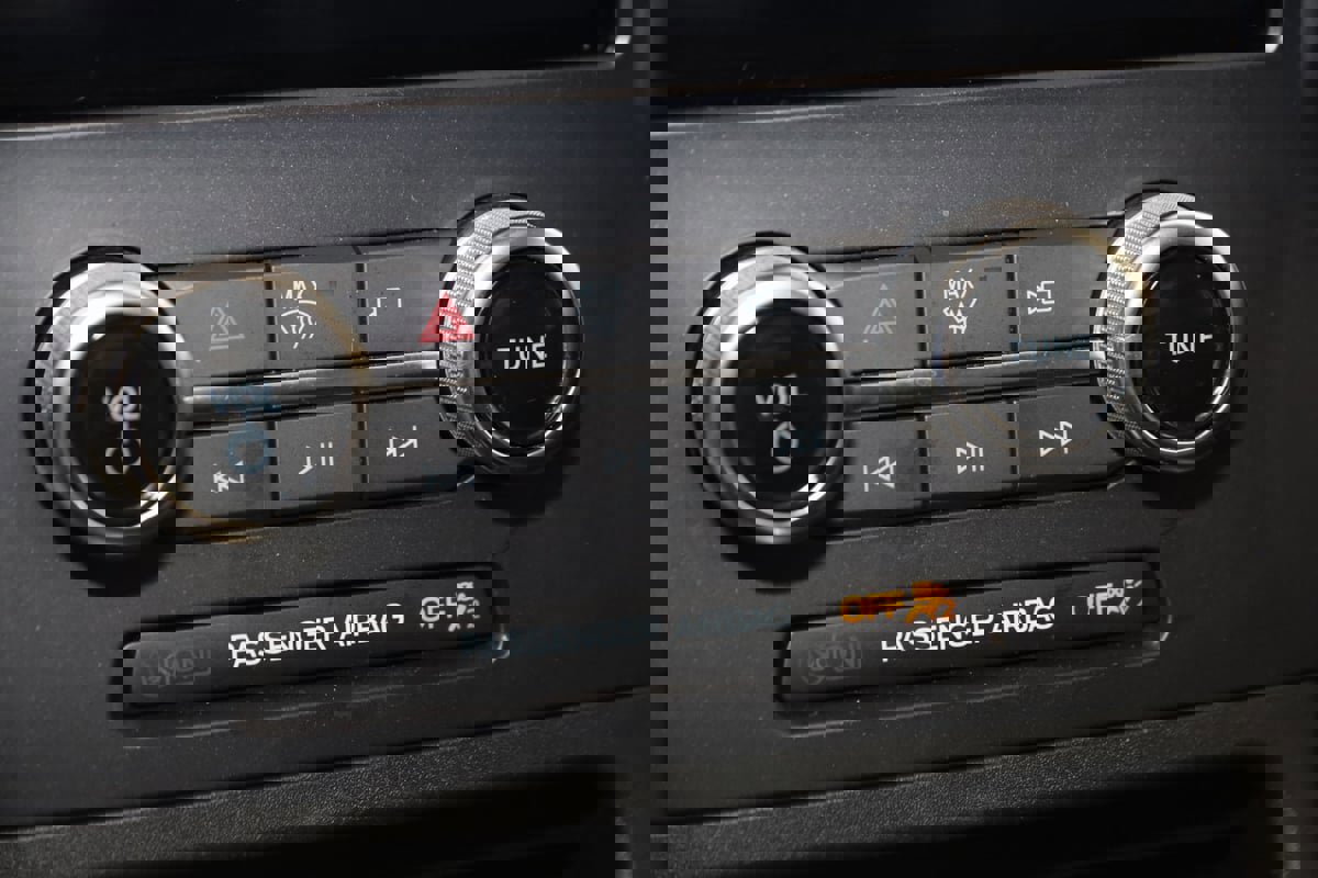 Used 2024 Ford Edge SEL w/ Convenience Package image 28