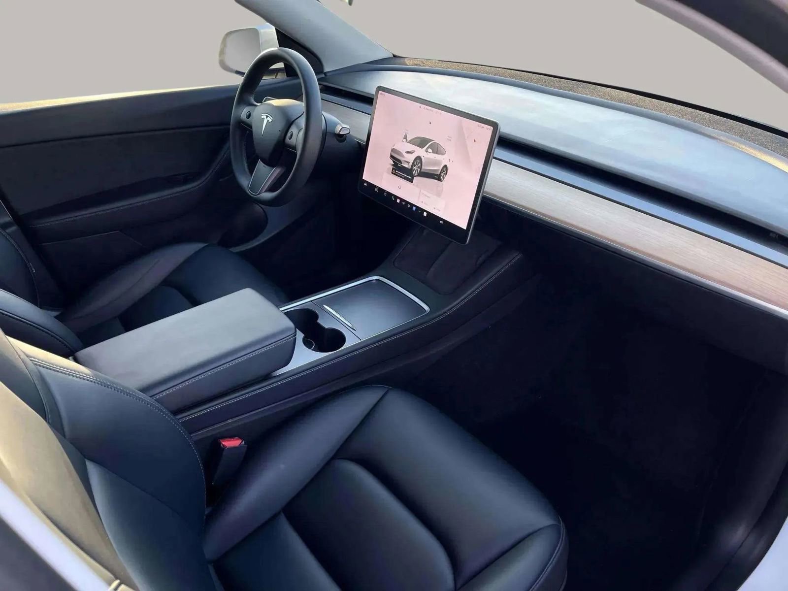 Used 2022 Tesla Model Y Long Range image 13