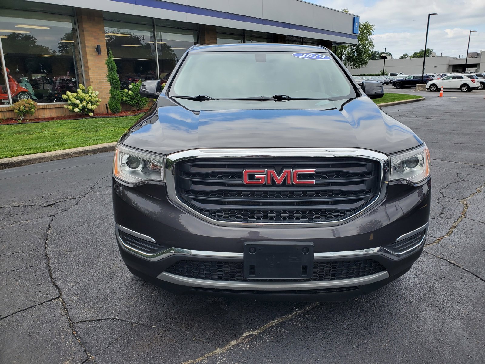 Used 2019 GMC Acadia SLE image 3