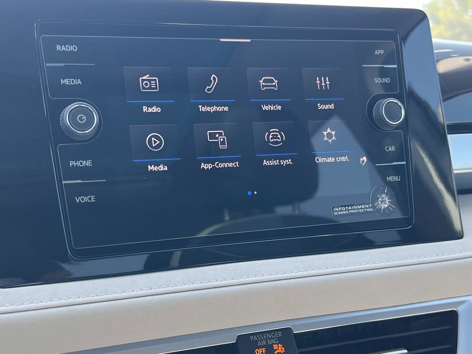 New 2025 Volkswagen Taos SE image 11