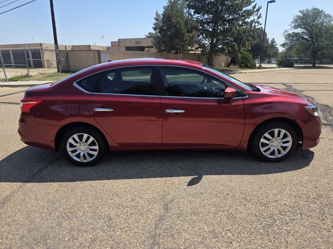Used 2016 Nissan Sentra SV FWD image 6