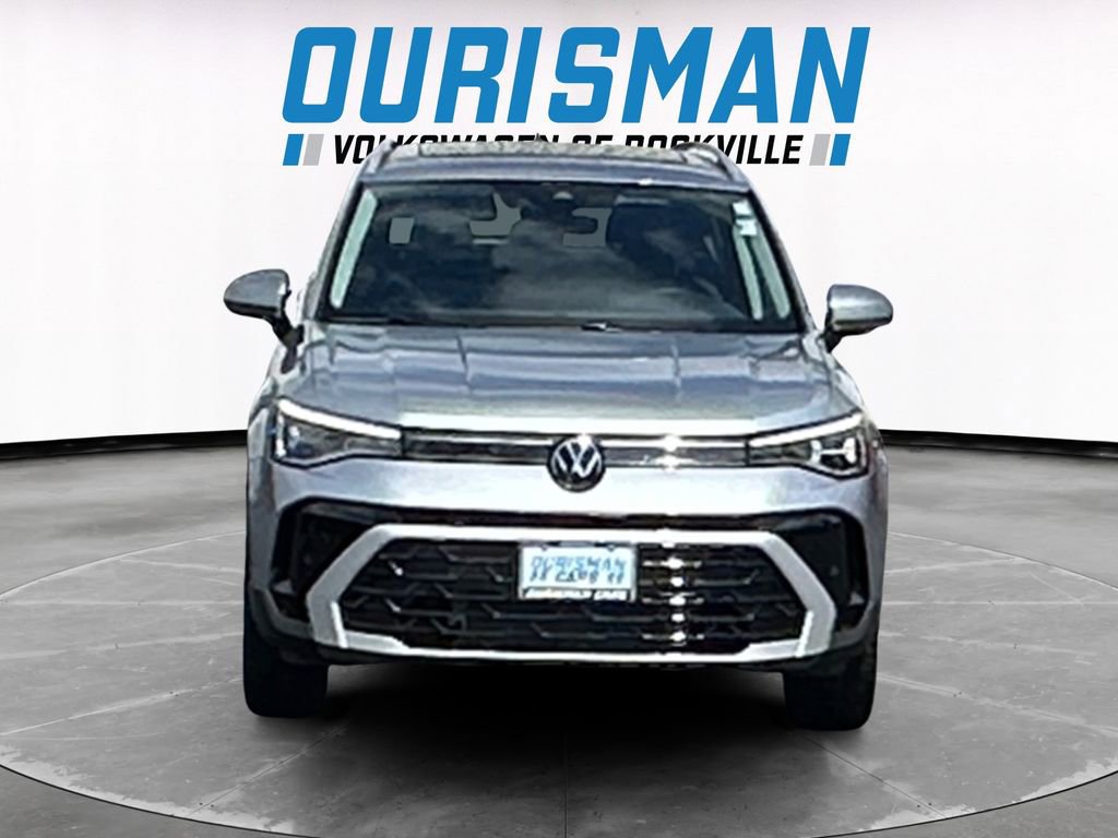 Used 2025 Volkswagen Taos SEL w/ Black Wheel Plus Package AWD/4WD image 8