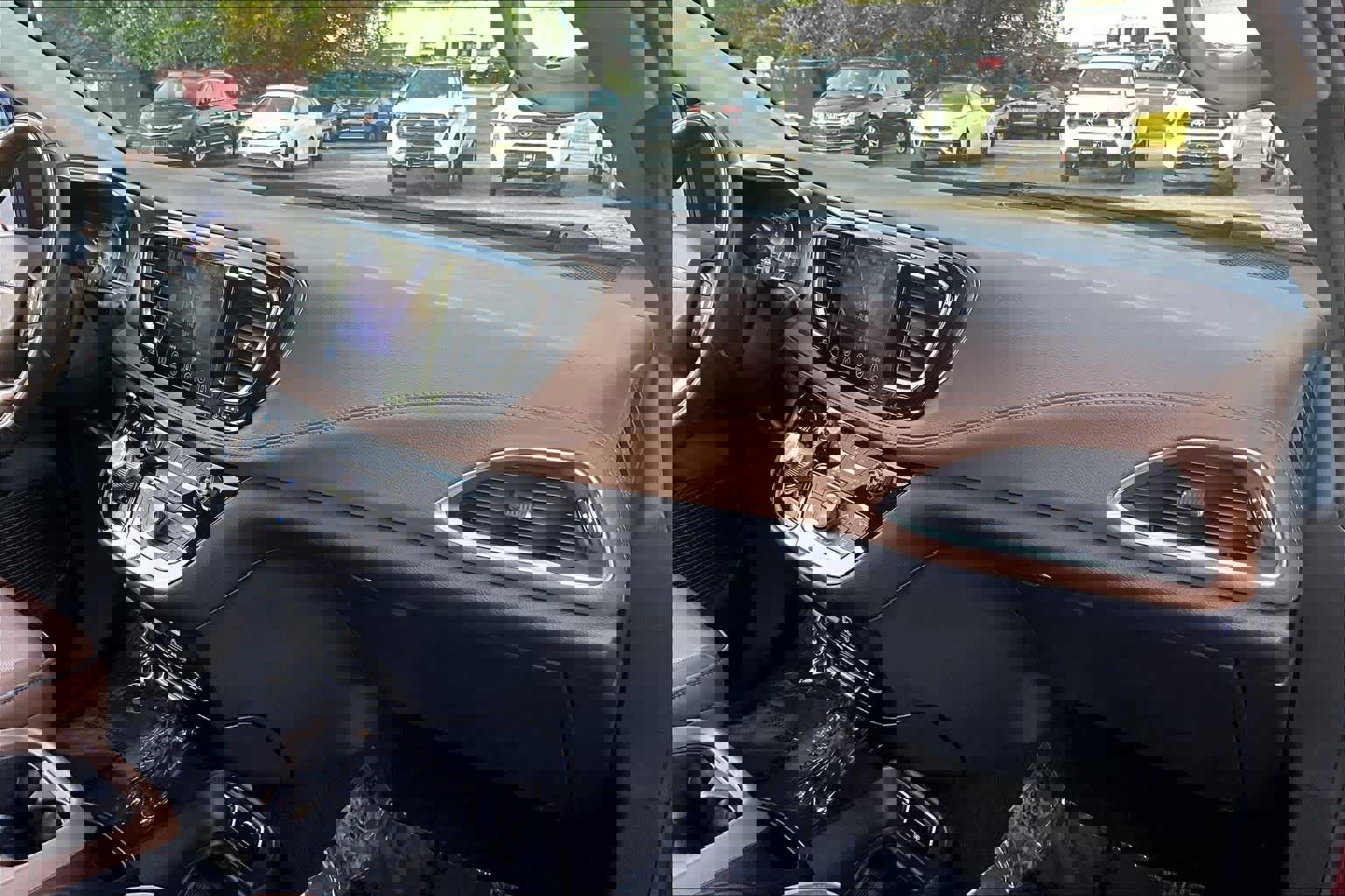 Used 2017 Chrysler Pacifica Limited FWD image 19