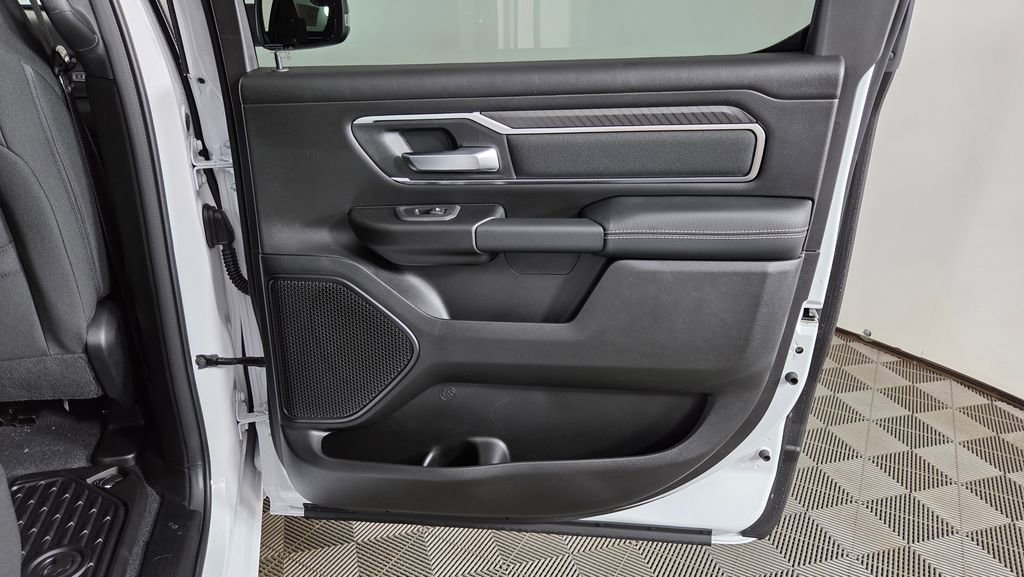 New 2026 RAM 1500 4x4 Crew Cab image 26