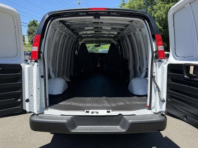 New 2026 GMC Savana 3500 Extended w/ Driver Convenience Package RWD image 13