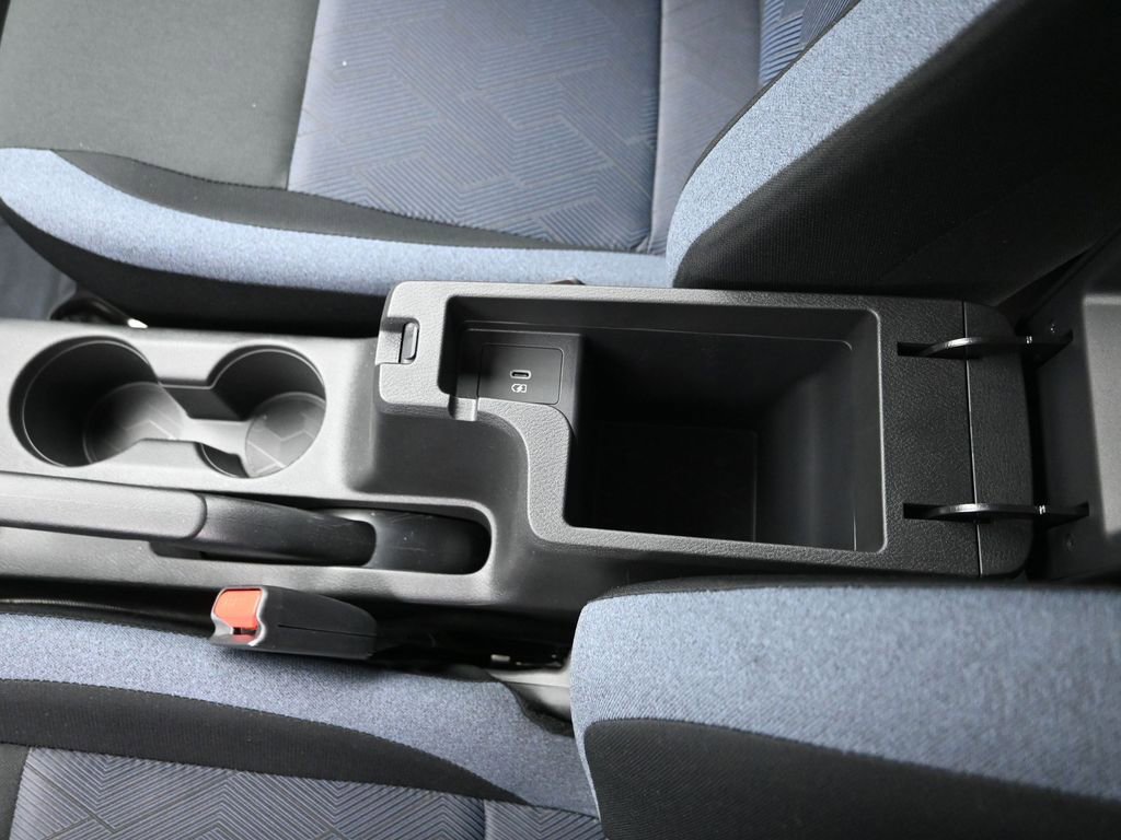 New 2025 Nissan Versa SV w/ Trunk Package FWD image 19