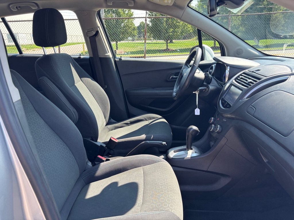 Used 2016 Chevrolet Trax LS AWD/4WD image 10
