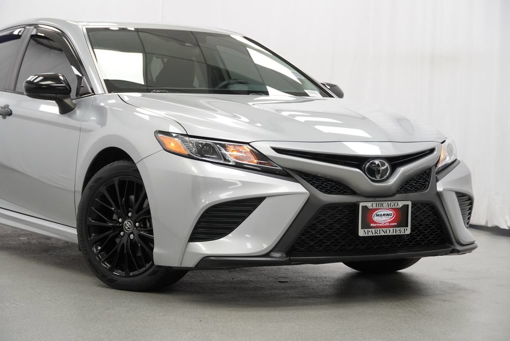 Used 2020 Toyota Camry SE FWD image 3