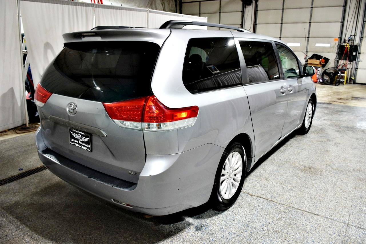 Used 2012 Toyota Sienna XLE FWD image 6