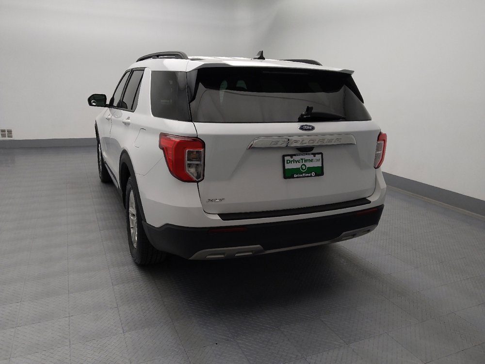 Used 2022 Ford Explorer XLT w/ Equipment Group 202A image 6