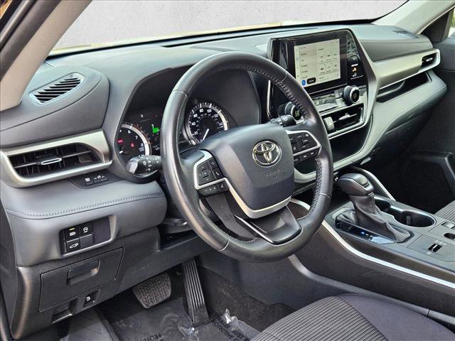 Used 2023 Toyota Highlander LE image 10