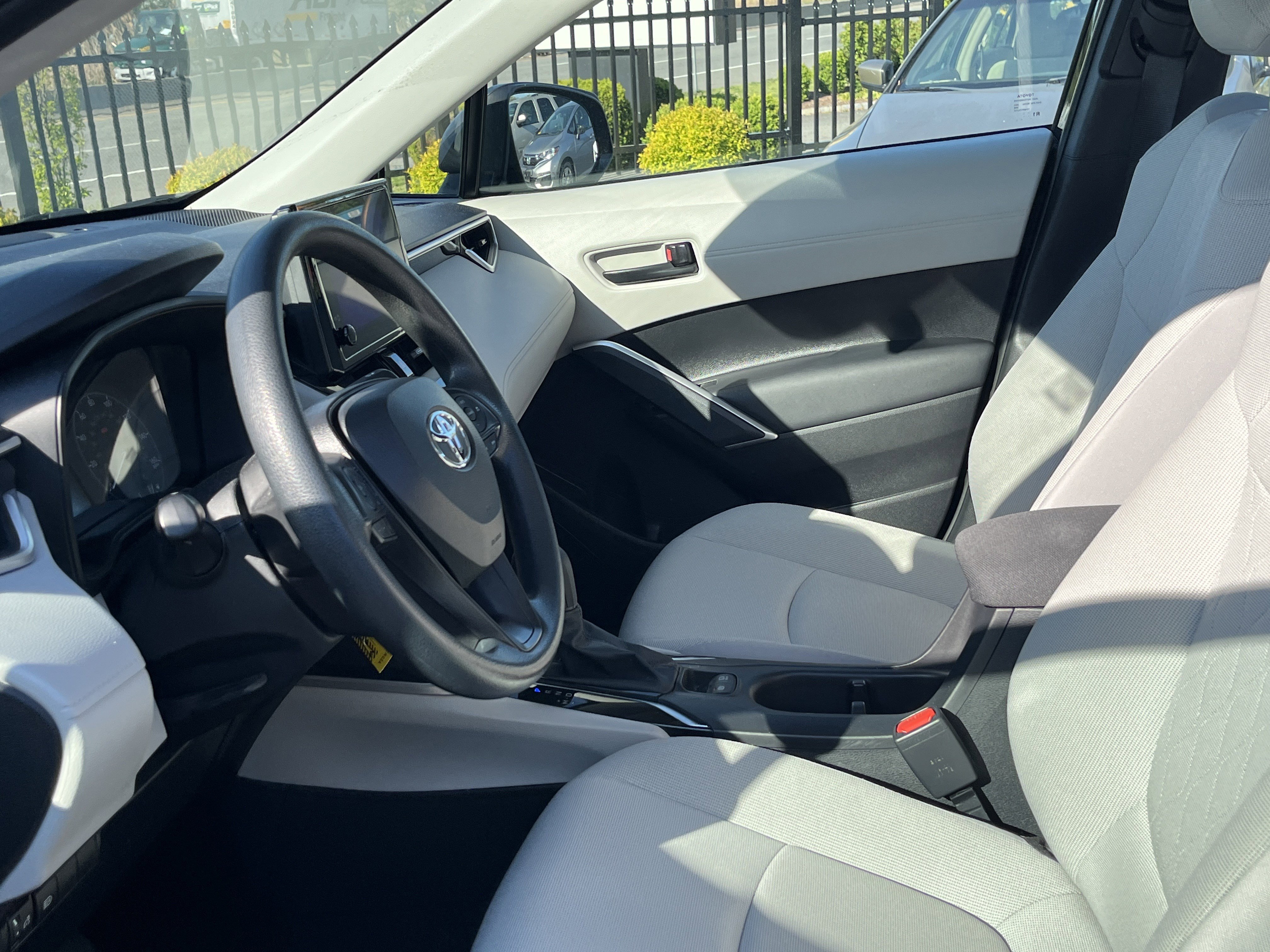 Used 2023 Toyota Corolla Cross L AWD/4WD image 5