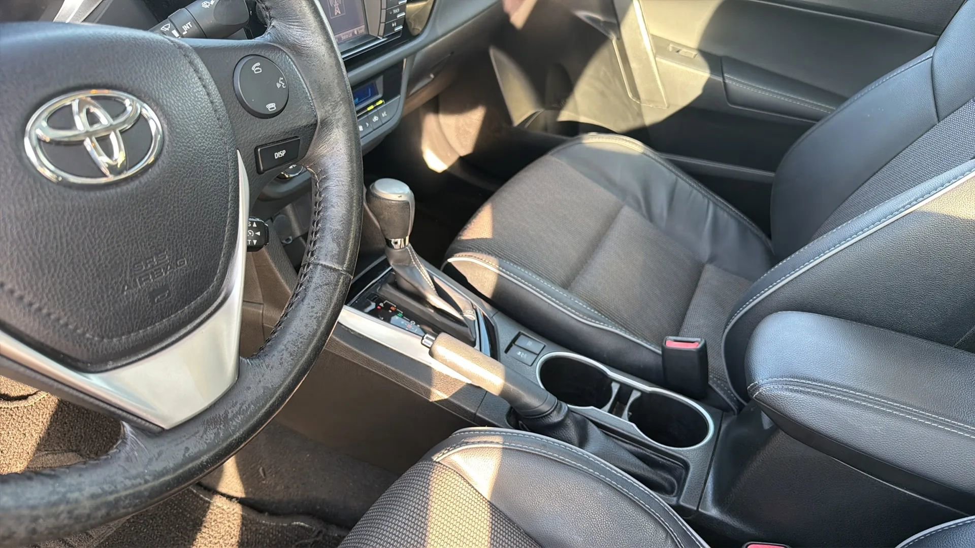 Used 2016 Toyota Corolla S FWD image 40