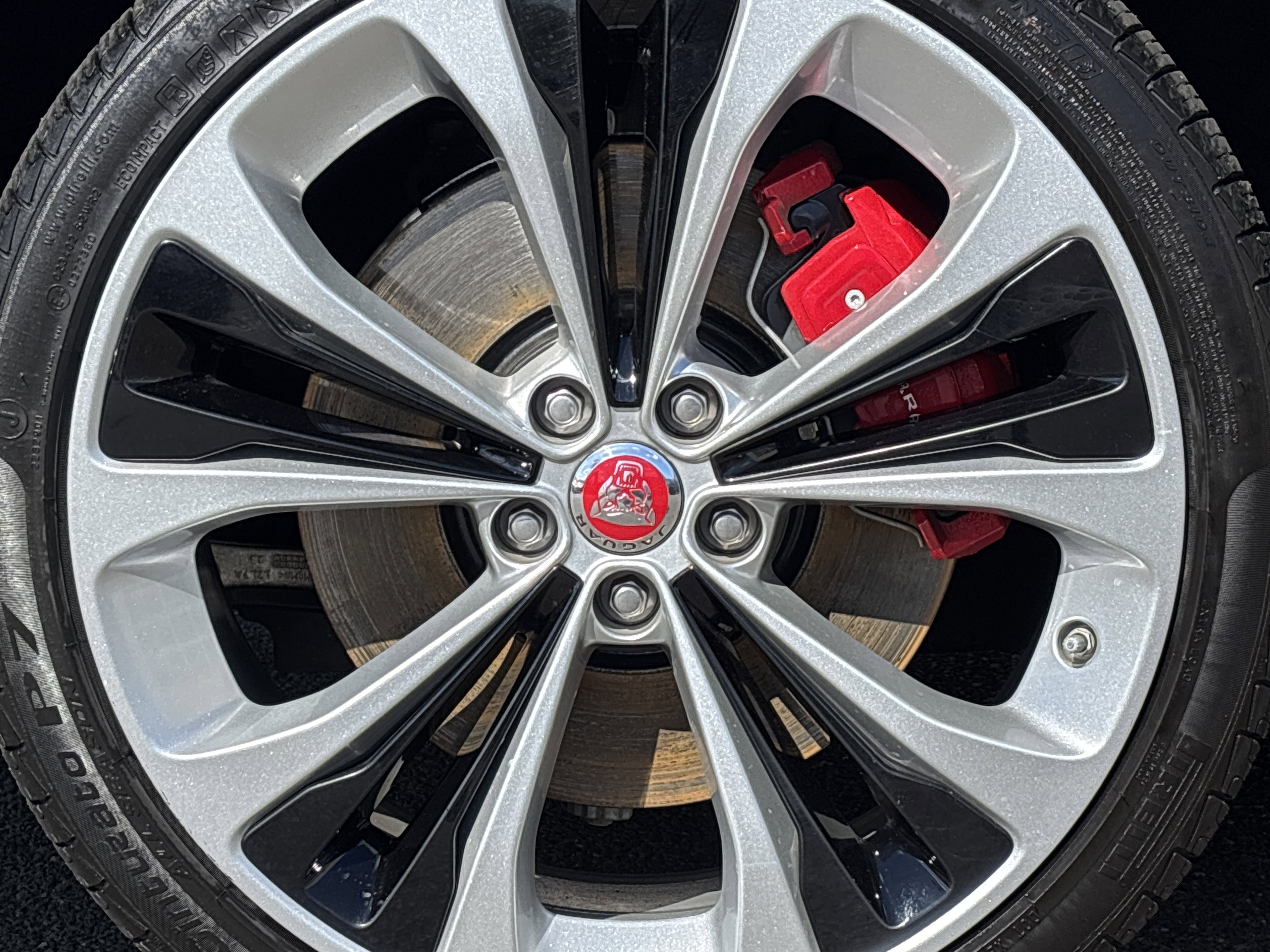 Used 2022 Jaguar XF R-Dynamic SE AWD/4WD image 13