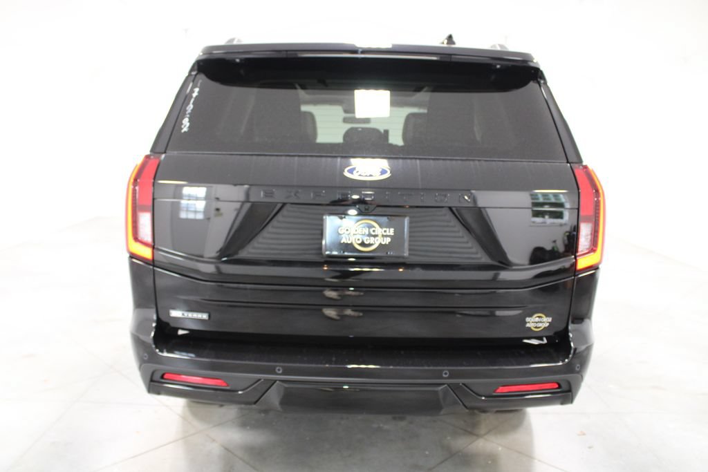 New 2027 Ford Expedition Platinum RWD image 7