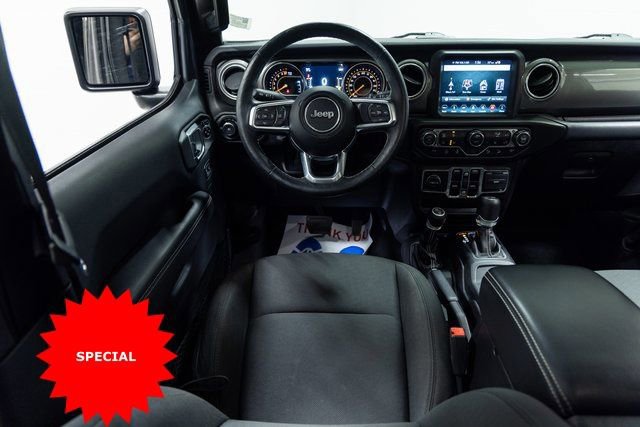Used 2019 Jeep Wrangler Unlimited Sahara image 3
