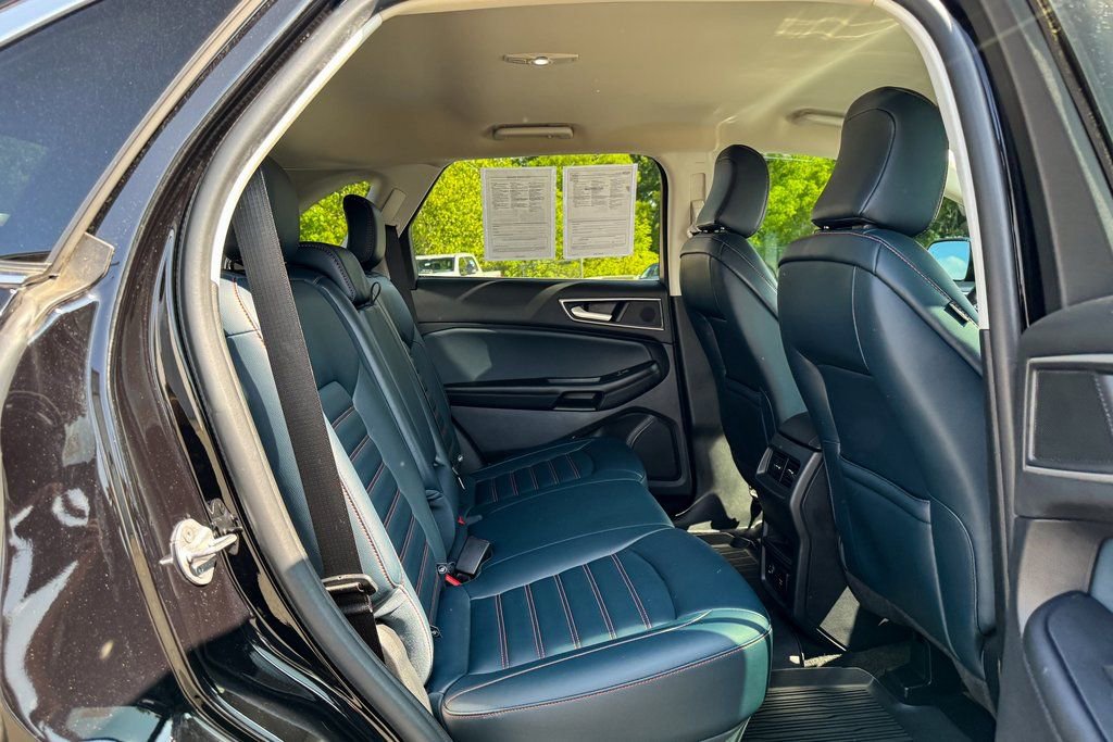 Certified 2022 Ford Edge SEL w/ Sport Appearance Package image 13