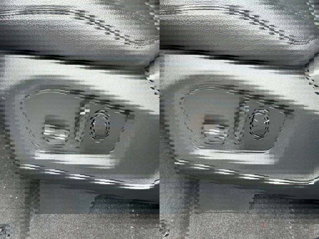 Certified 2023 Ford Explorer Limited image 18