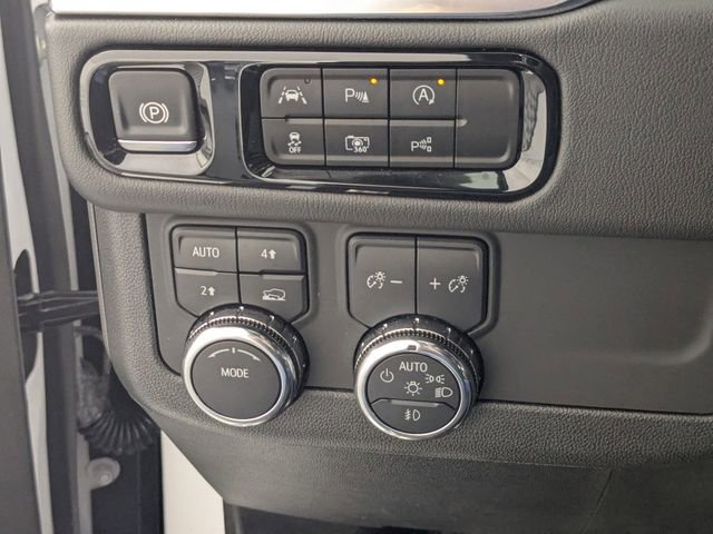 Certified 2025 GMC Yukon Denali image 15