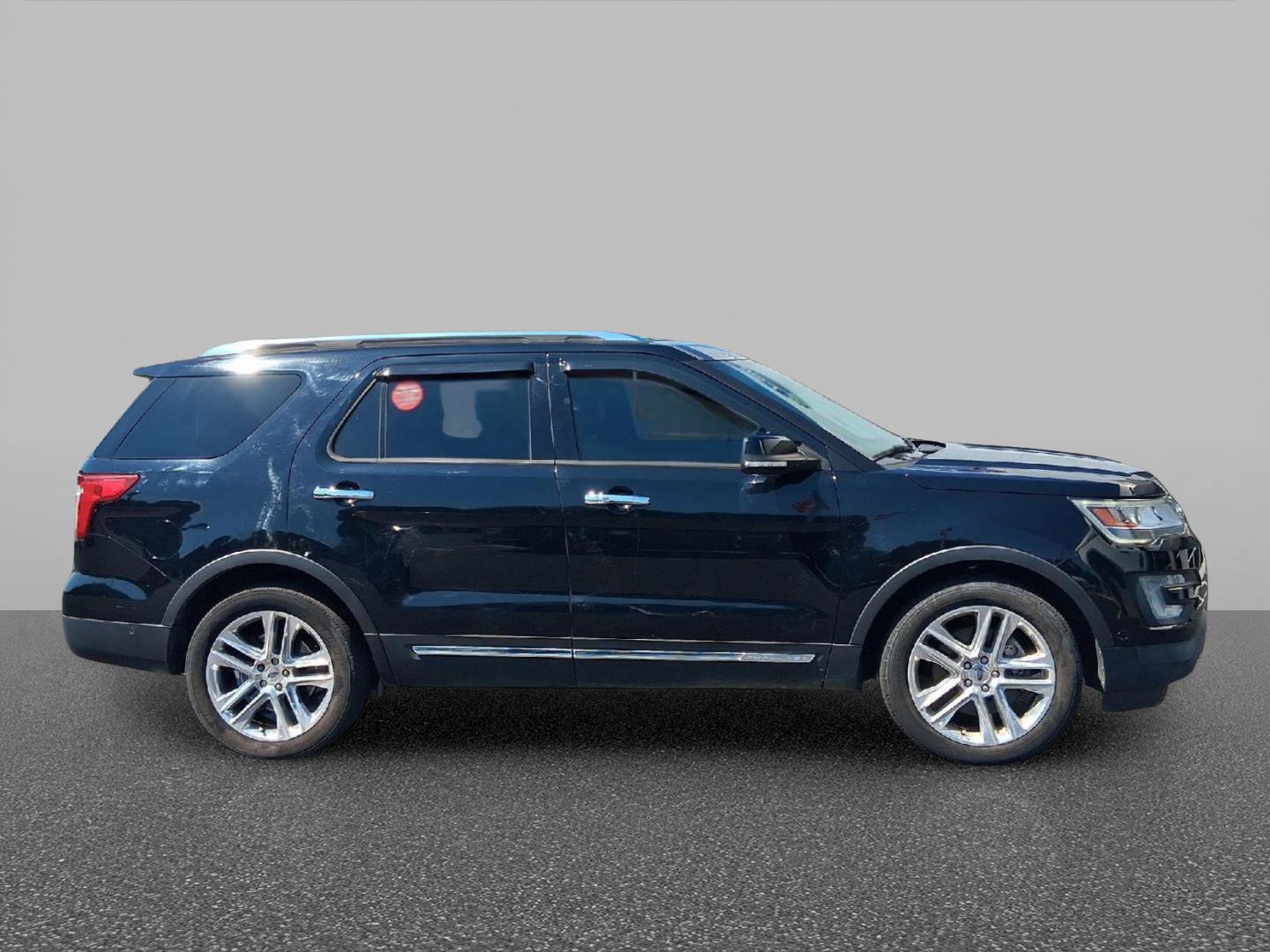 Used 2017 Ford Explorer Limited w/ Equipment Group 301A FWD image 6