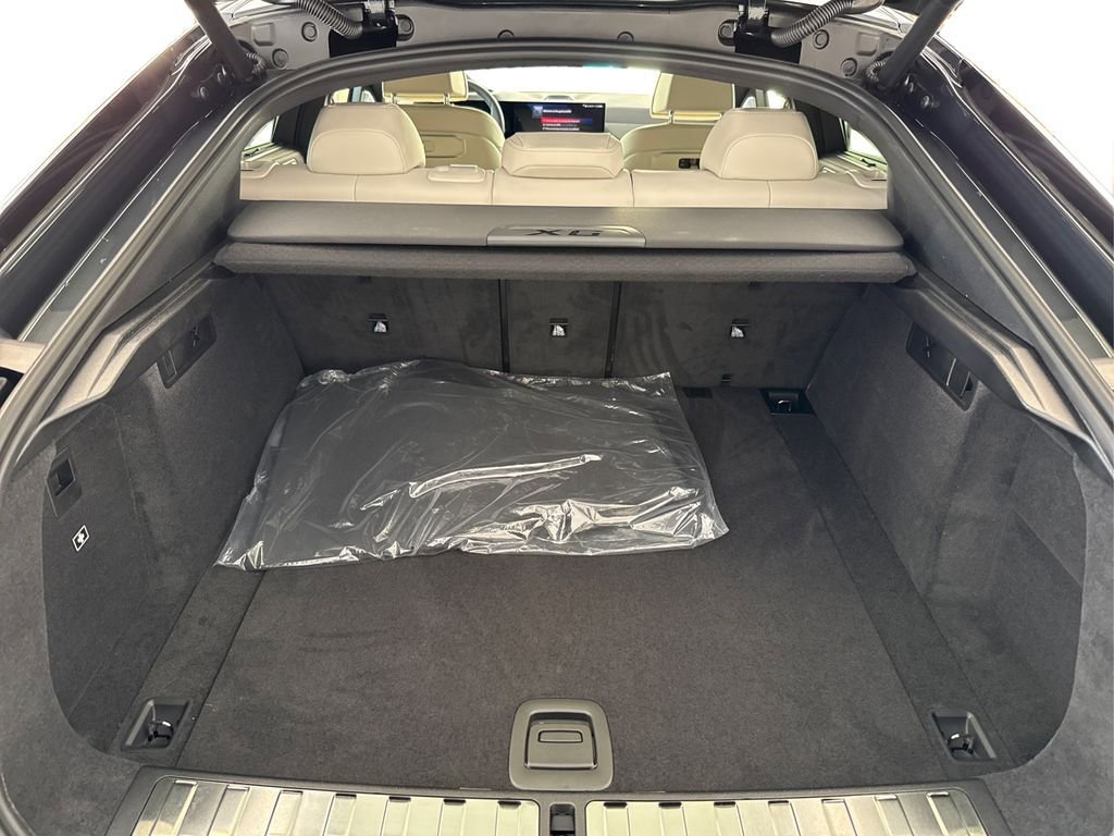 New 2026 BMW X6 M60i image 13