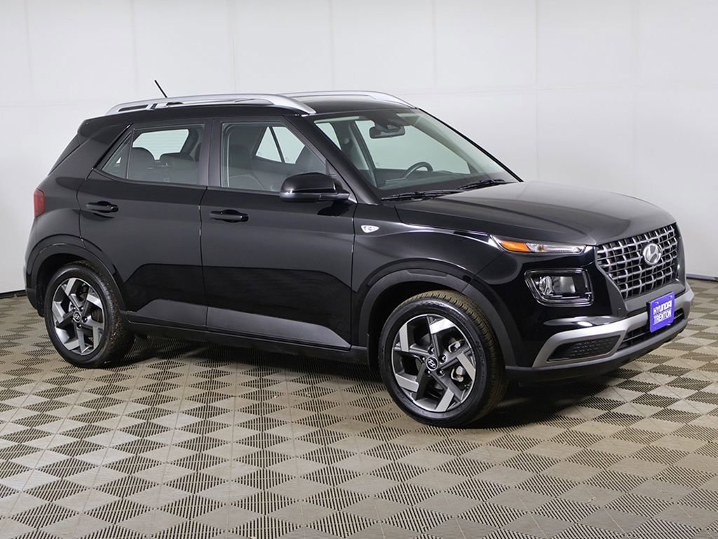 Certified 2023 Hyundai Venue SEL w/ Cargo Package image 2