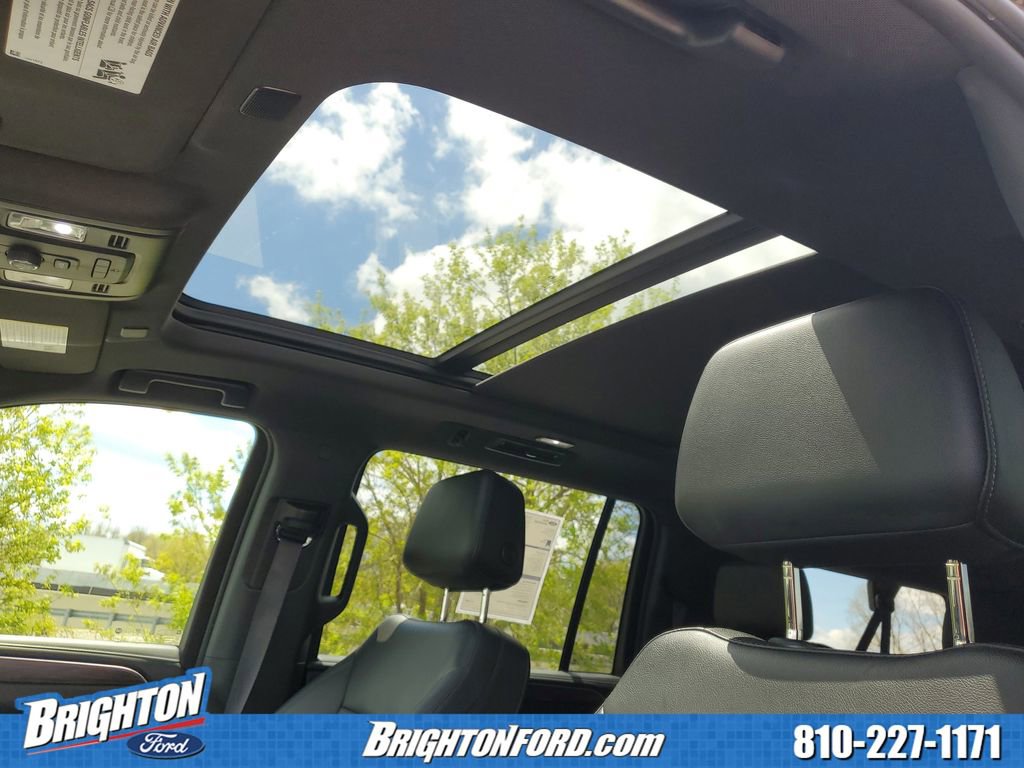 Used 2023 Chevrolet Suburban Z71 AWD/4WD image 10
