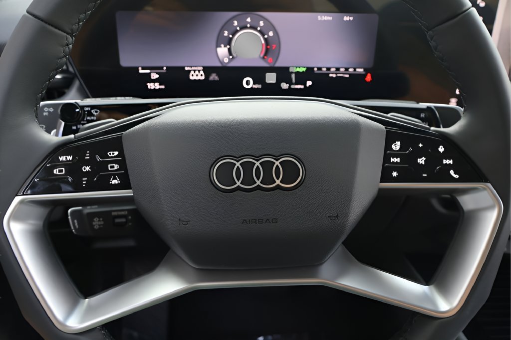 New 2026 Audi Q3 quattro 2.0T w/ Technology Package AWD/4WD image 16