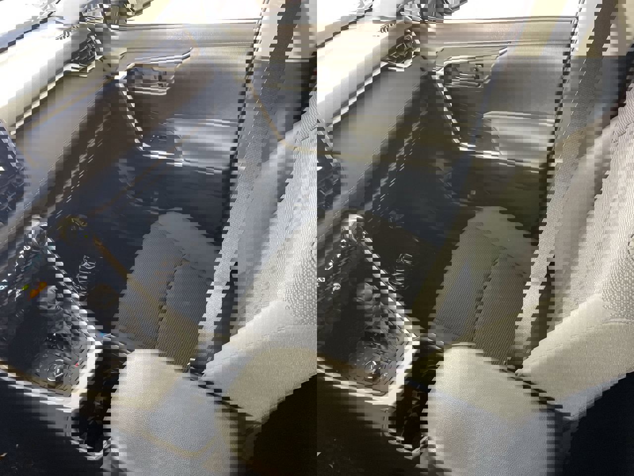 Used 2024 Toyota RAV4 LE image 21