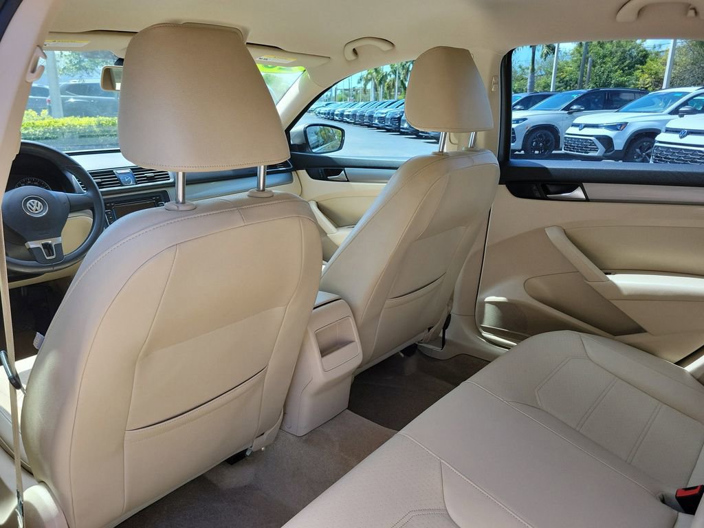 Used 2015 Volkswagen Passat 1.8T Limited Edition image 11