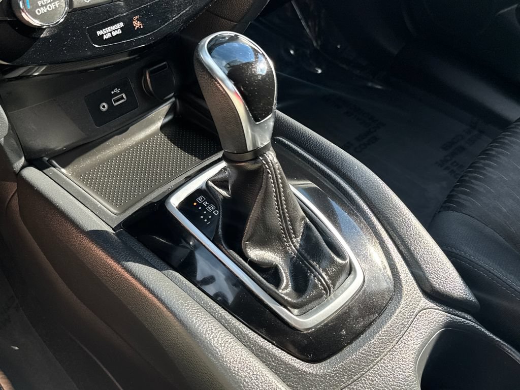 Used 2018 Nissan Rogue SV AWD/4WD image 26