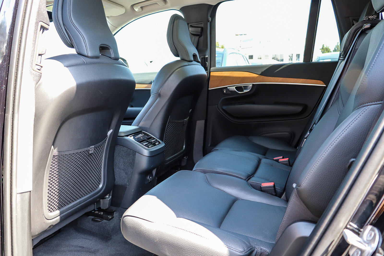 Used 2025 Volvo XC90 B6 Plus AWD/4WD image 18