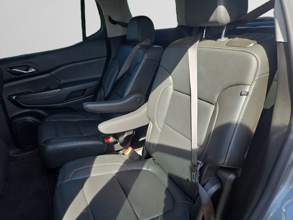 Used 2023 GMC Acadia SLT w/ Technology Package AWD/4WD image 14