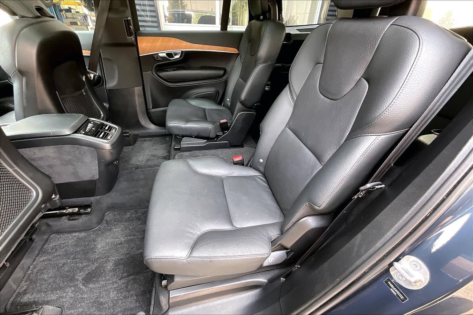 Used 2024 Volvo XC90 B6 Plus AWD/4WD image 21