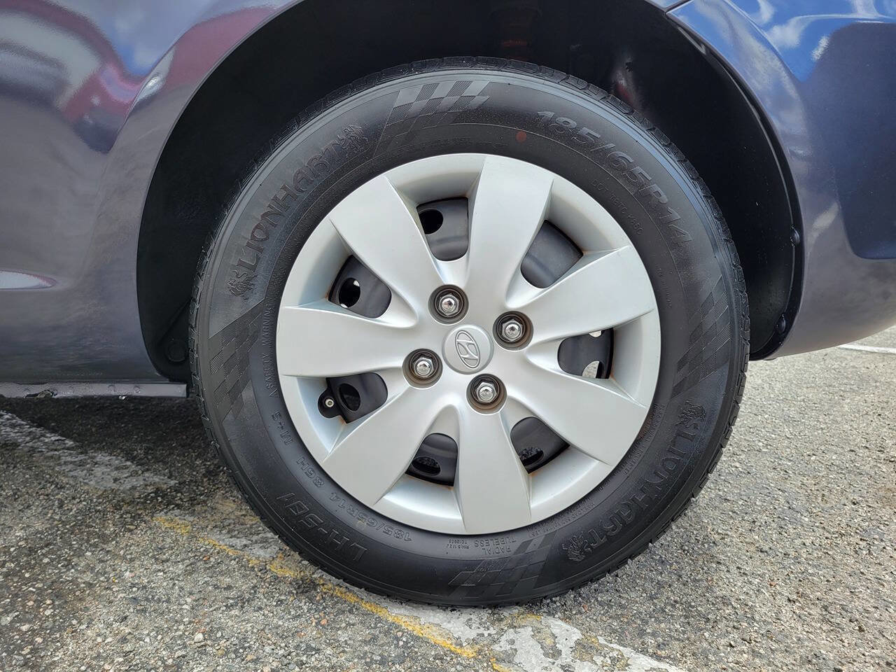 Used 2011 Hyundai Accent GS image 12