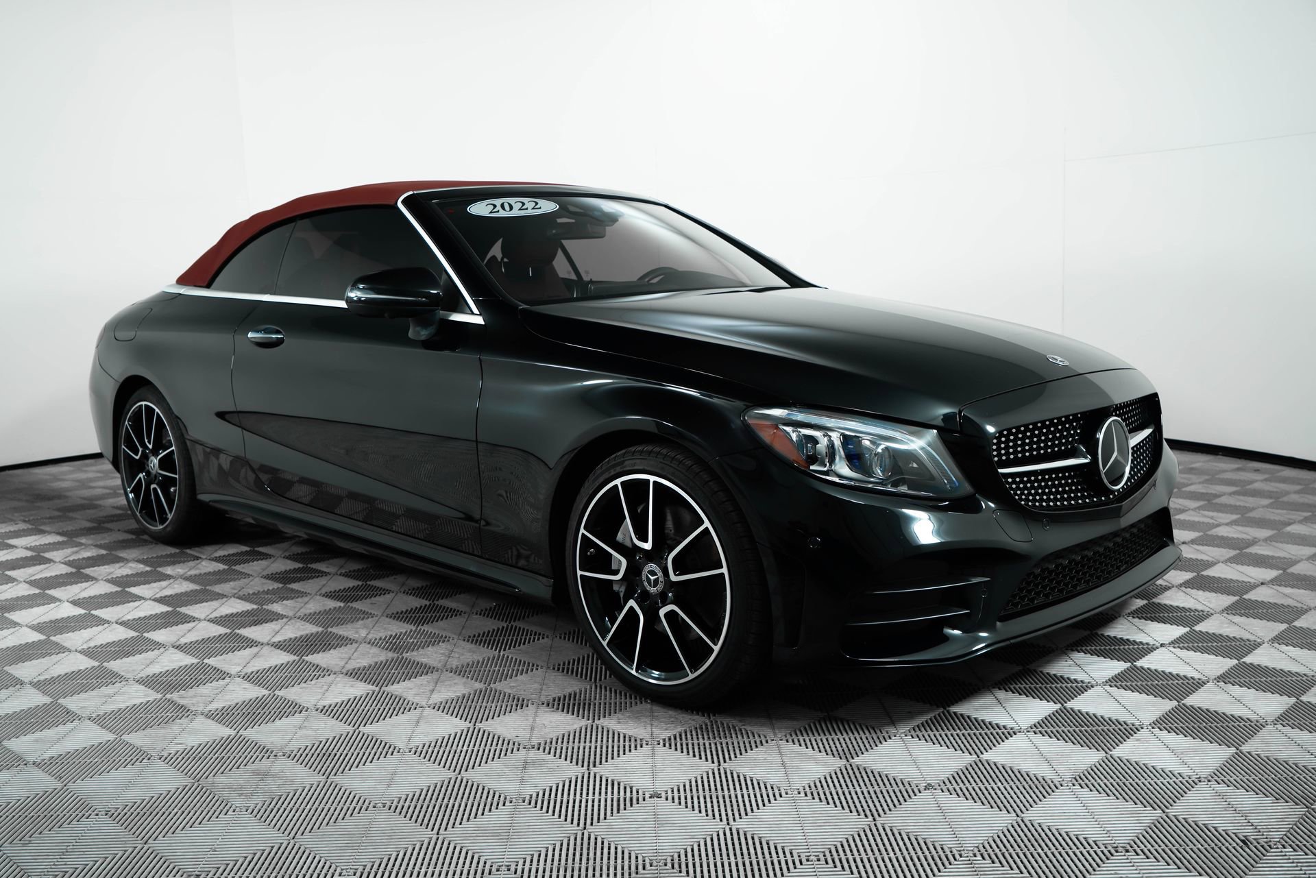 Used 2022 Mercedes-Benz C 300 Cabriolet image 2