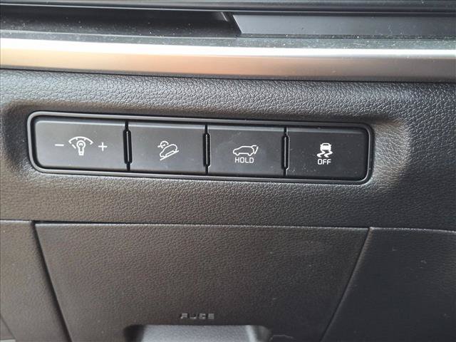 Used 2024 Kia Telluride EX w/ EX Captain's Chair Package FWD image 12