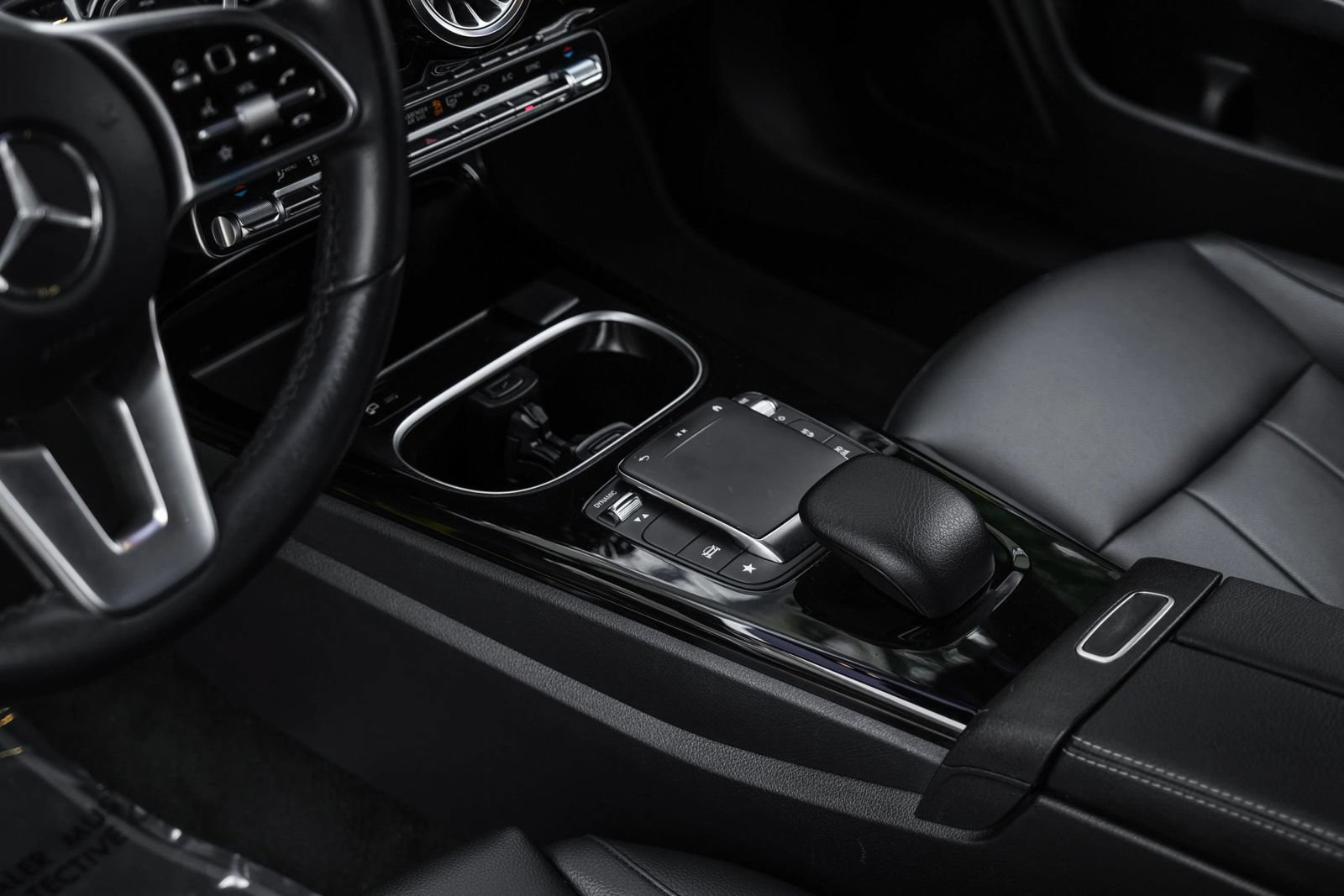 Used 2022 Mercedes-Benz CLA 250 image 27