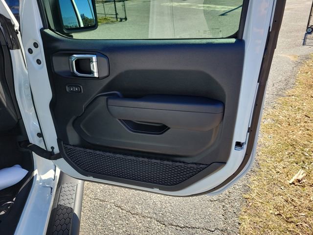 Used 2025 Jeep Wrangler Sport image 33