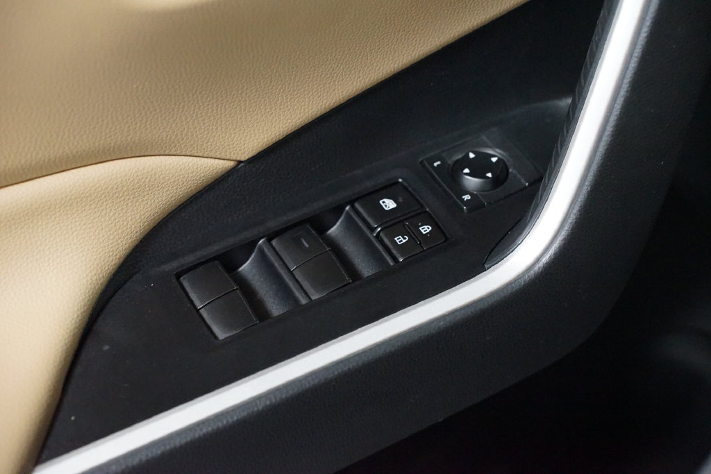 Certified 2020 Toyota RAV4 LE FWD image 28