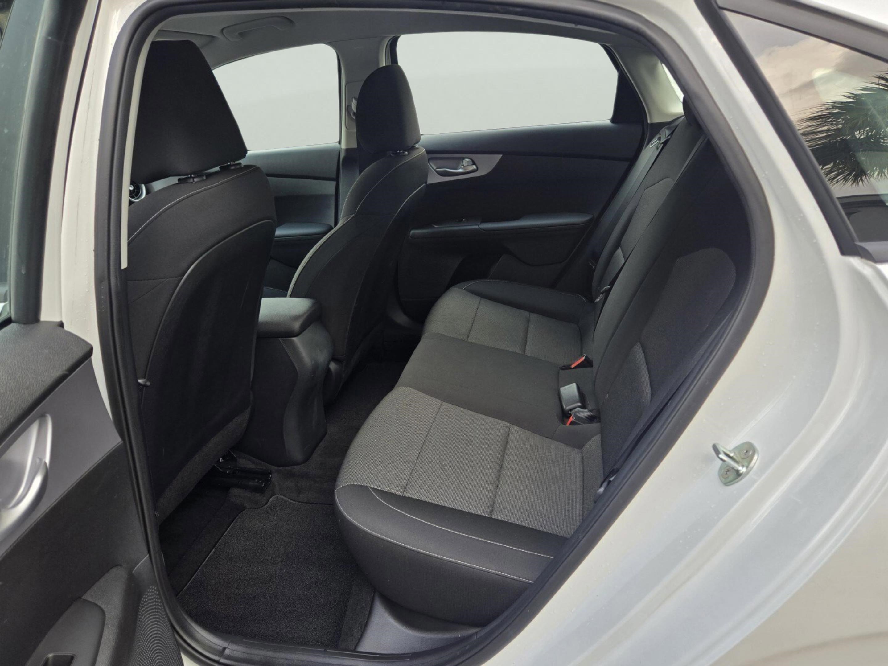 Used 2023 Kia Forte LXS w/ LXS Technology Package image 18