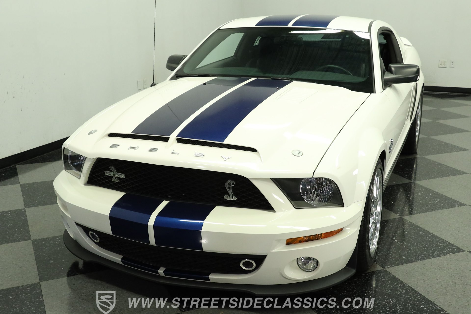 Used 2007 Ford Mustang Shelby GT500 RWD image 17