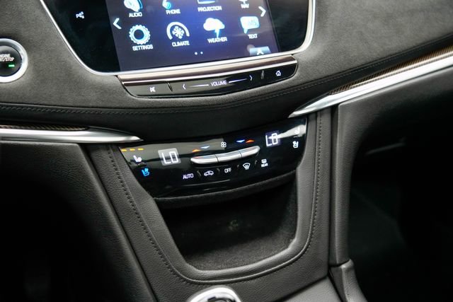 Used 2017 Cadillac XT5 Platinum w/ Driver Assist Package image 30