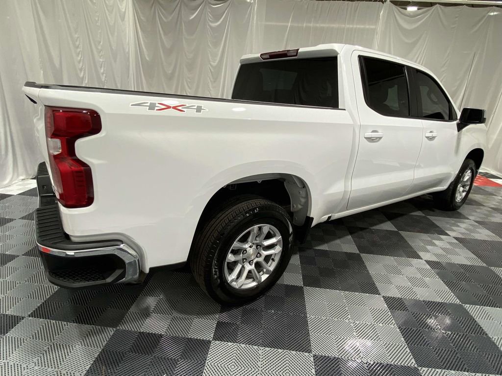 Used 2024 Chevrolet Silverado 1500 LT AWD/4WD image 4