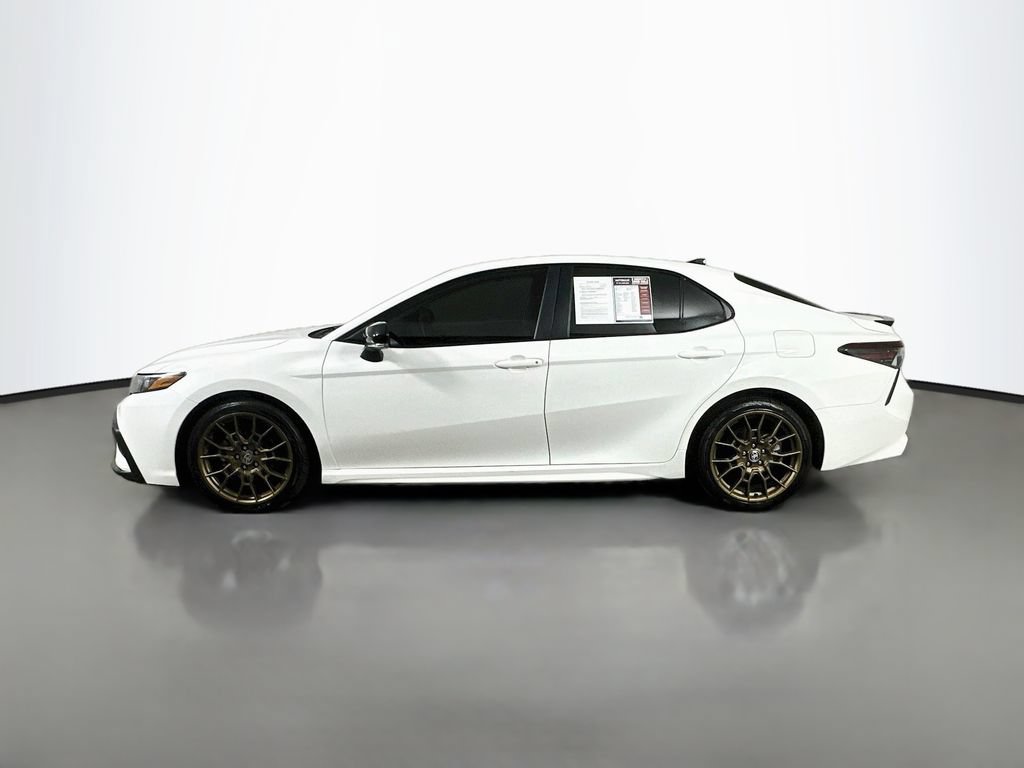 Used 2023 Toyota Camry SE FWD image 5