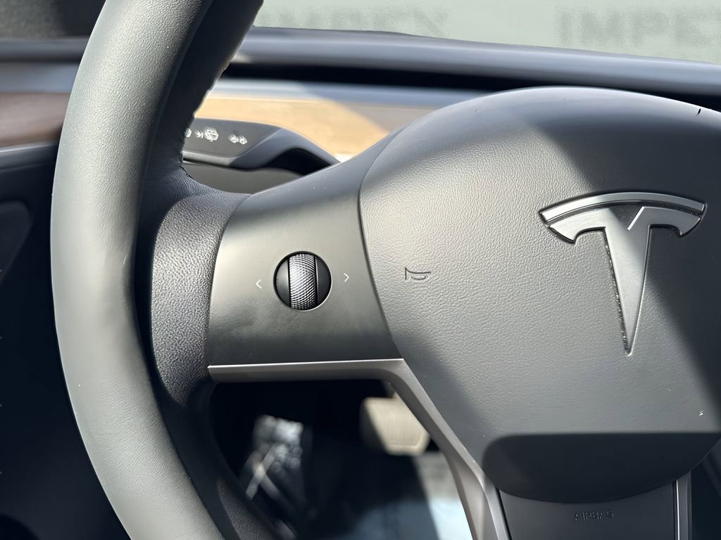 Used 2023 Tesla Model Y Long Range AWD/4WD image 16