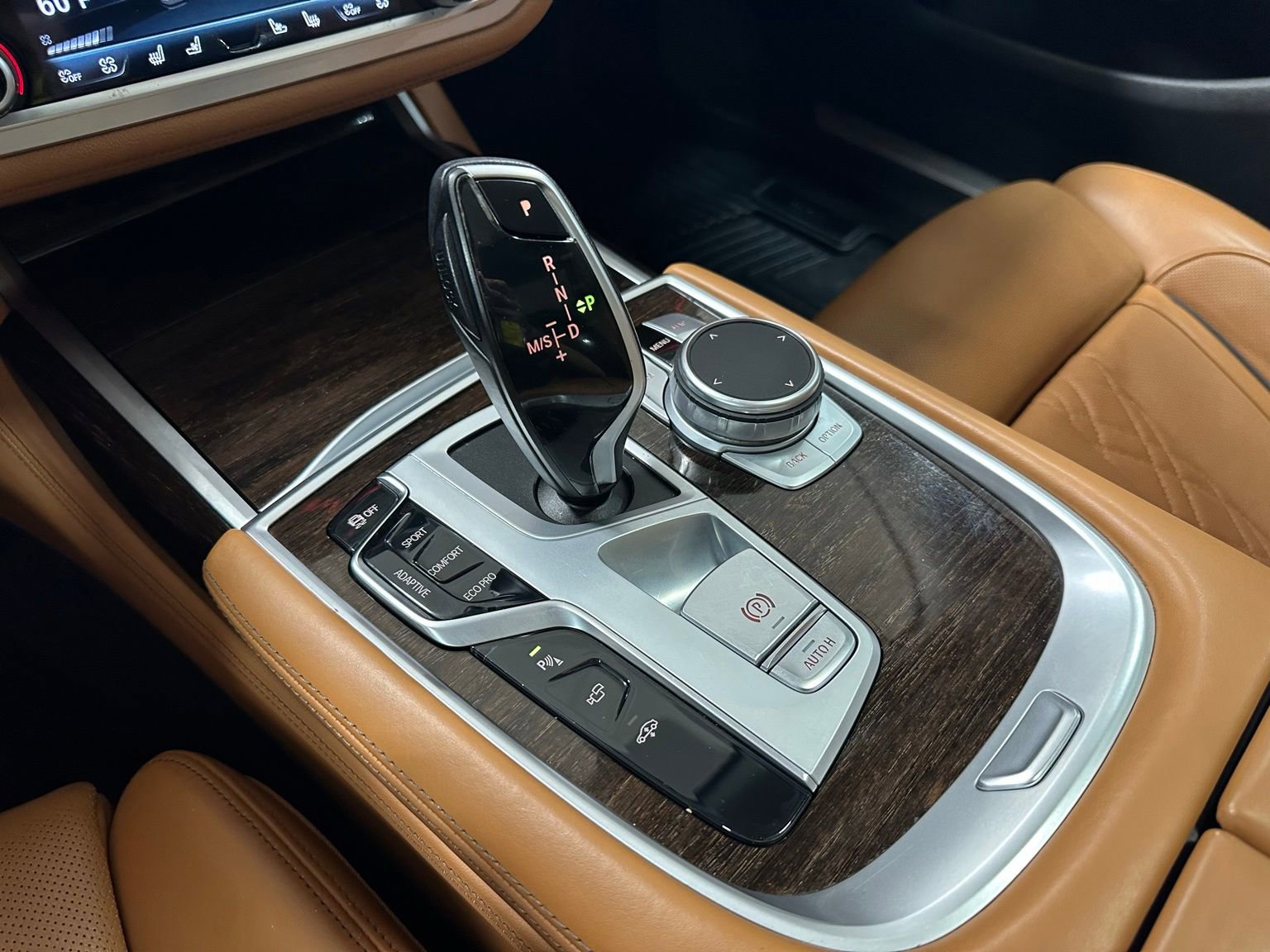 Used 2022 BMW 750i xDrive AWD/4WD image 31